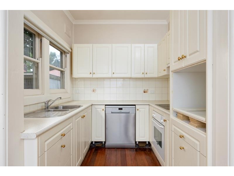24 Mair Street, Turvey Park NSW 2650