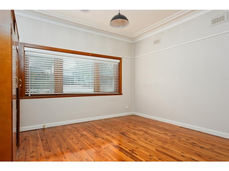 24 Mair Street, Turvey Park NSW 2650