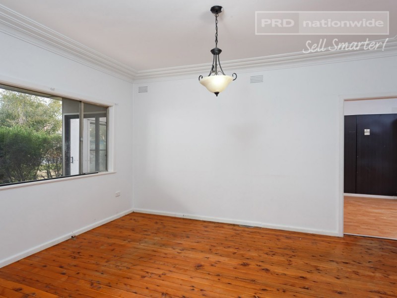 6 Montgomery Street, Ashmont NSW 2650