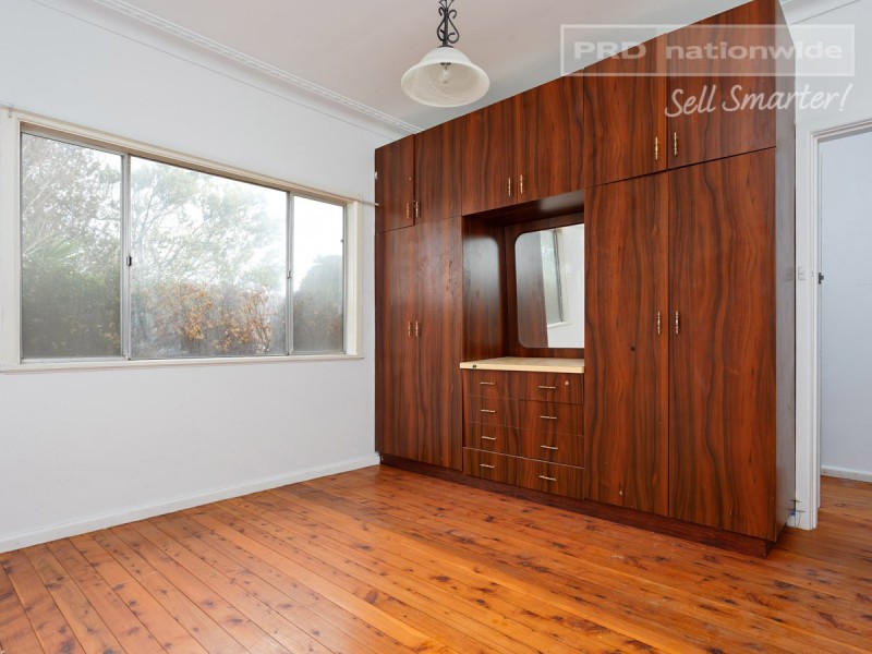 6 Montgomery Street, Ashmont NSW 2650