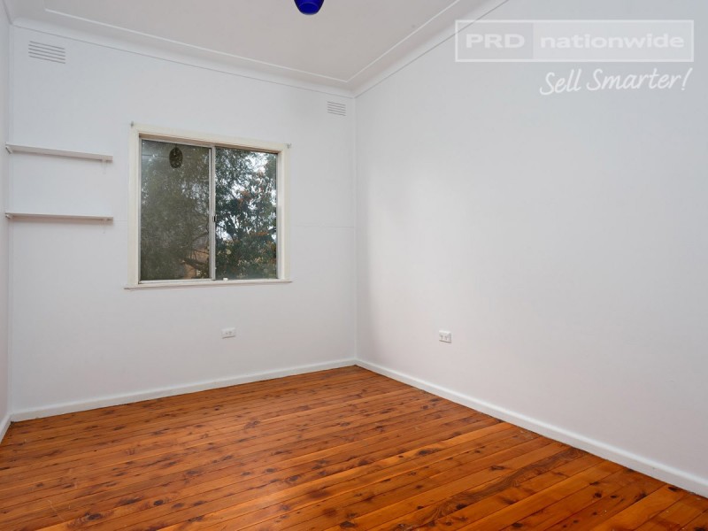 6 Montgomery Street, Ashmont NSW 2650