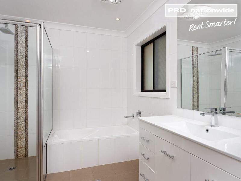 28 Warrawong Street, Kooringal NSW 2650