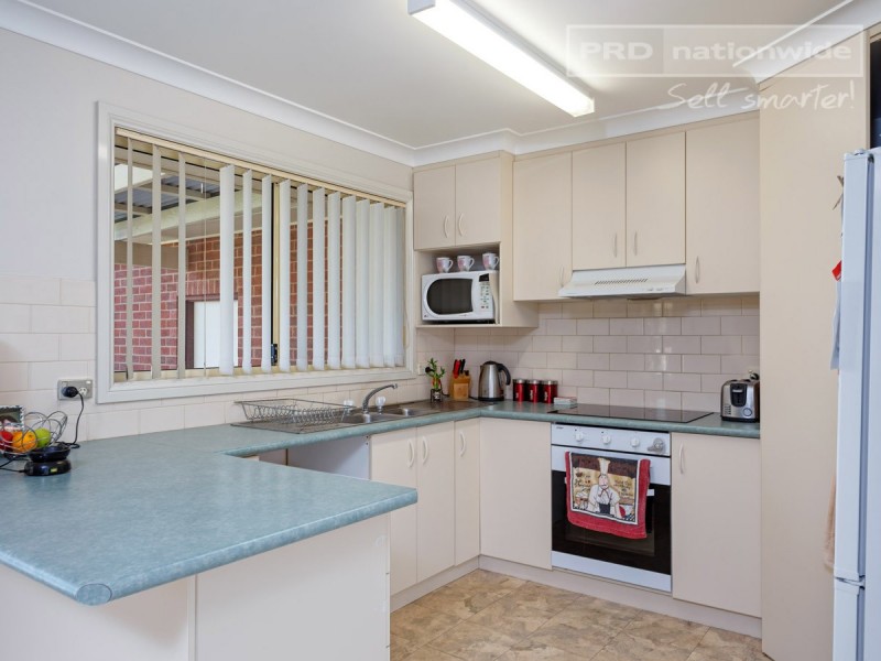 24 Paldi Crescent, Glenfield Park NSW 2650