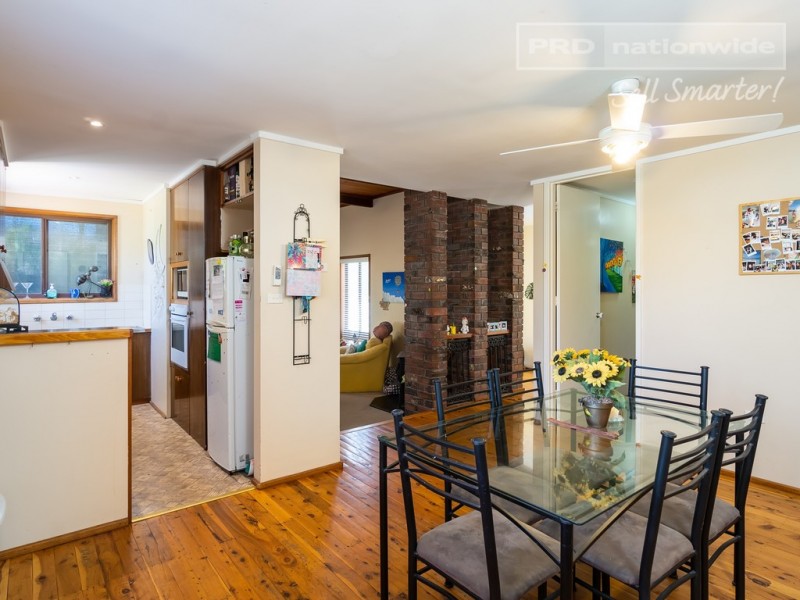 3 Falcon Place, Kooringal NSW 2650