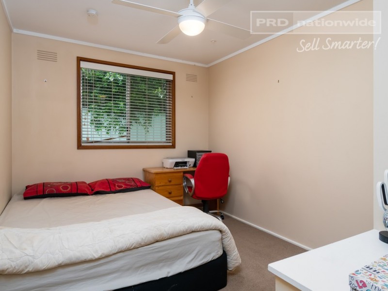 3 Falcon Place, Kooringal NSW 2650