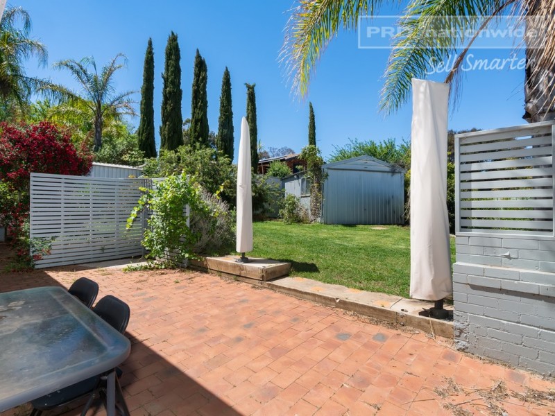 3 Falcon Place, Kooringal NSW 2650