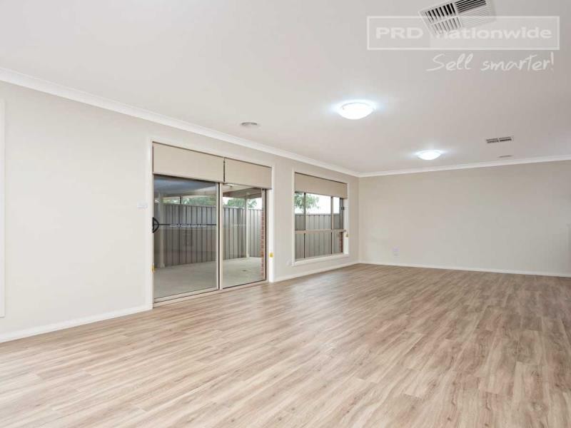 3/6 Trumper Street, Boorooma NSW 2650