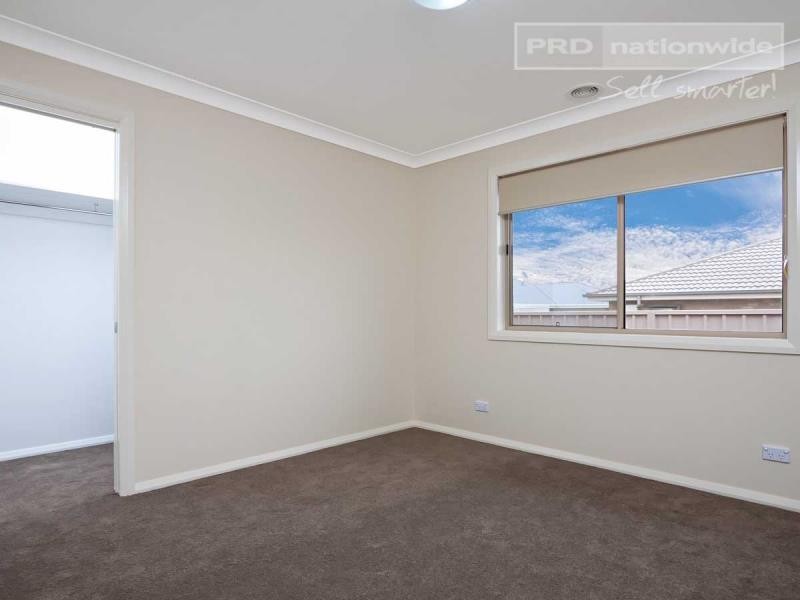 3/6 Trumper Street, Boorooma NSW 2650