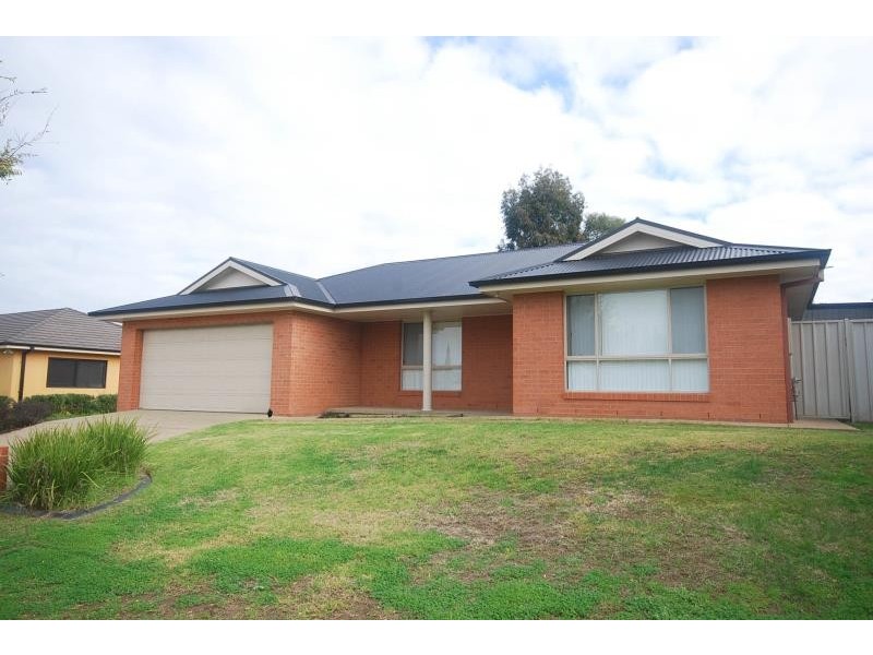 1/6 Kimberley Drive, Tatton NSW 2650