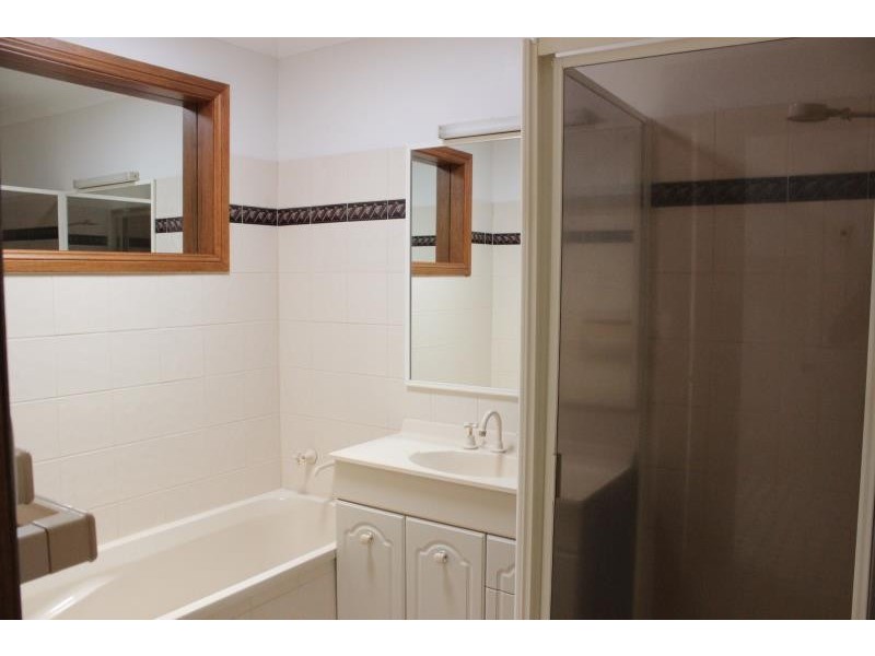 3 Zara Place, Gobbagombalin NSW 2650