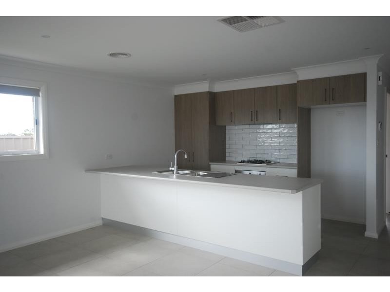 3 Darcy Drive, Boorooma NSW 2650