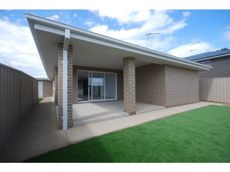 3 Darcy Drive, Boorooma NSW 2650
