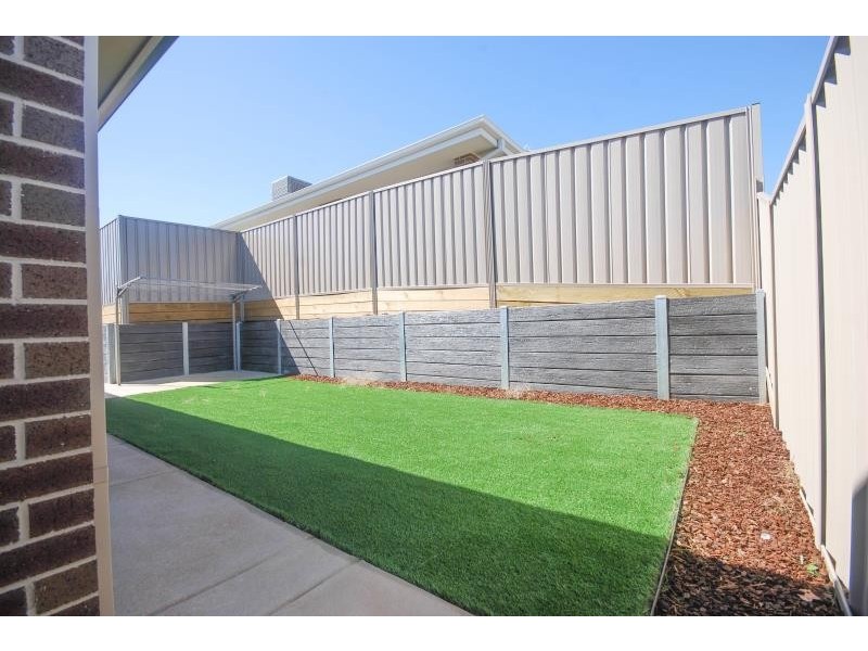 5 DARCY DRIVE, Boorooma NSW 2650