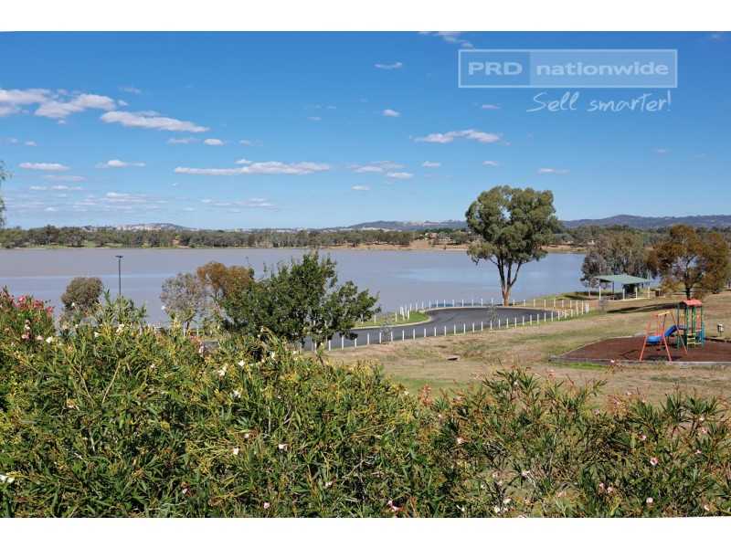 31 Dalkeith Avenue, Lake Albert NSW 2650