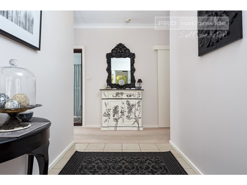 31 Dalkeith Avenue, Lake Albert NSW 2650