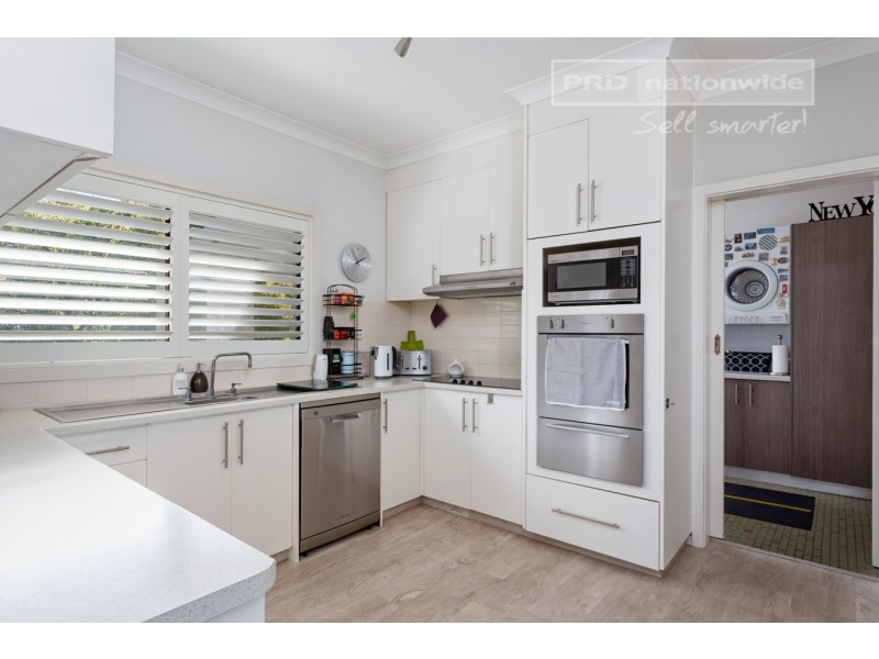 31 Dalkeith Avenue, Lake Albert NSW 2650