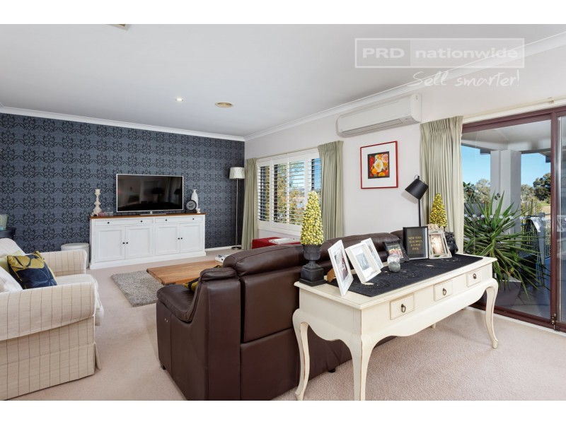 31 Dalkeith Avenue, Lake Albert NSW 2650