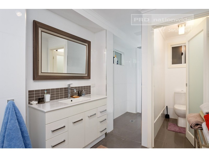 31 Dalkeith Avenue, Lake Albert NSW 2650