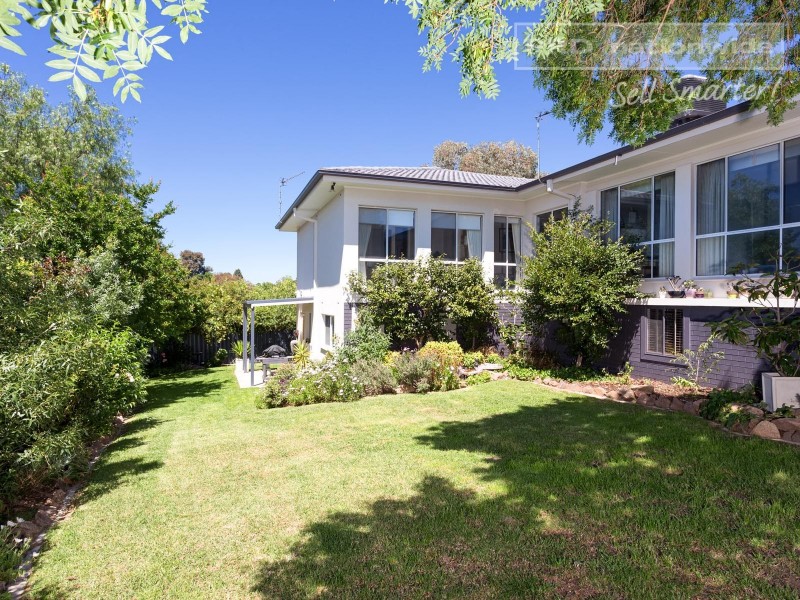 31 Dalkeith Avenue, Lake Albert NSW 2650