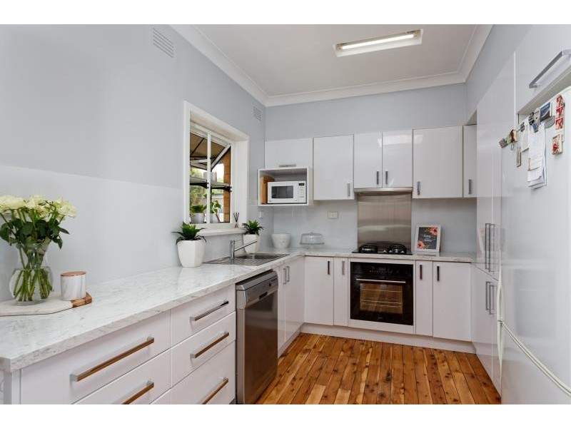 25 Nixon Crescent, Tolland NSW 2650