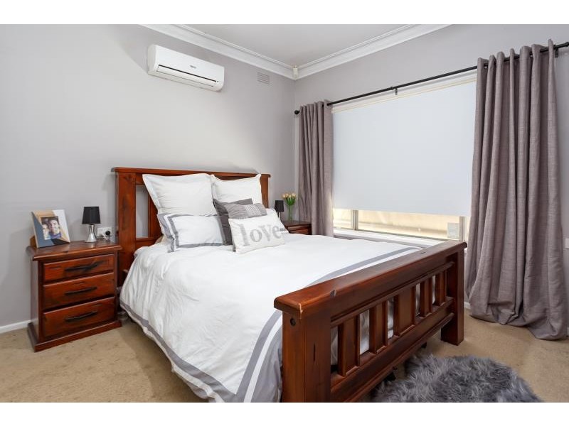 25 Nixon Crescent, Tolland NSW 2650