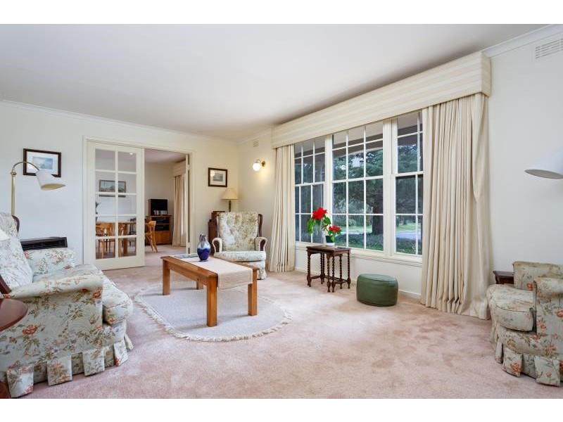 30 Norfolk Avenue, Lake Albert NSW 2650