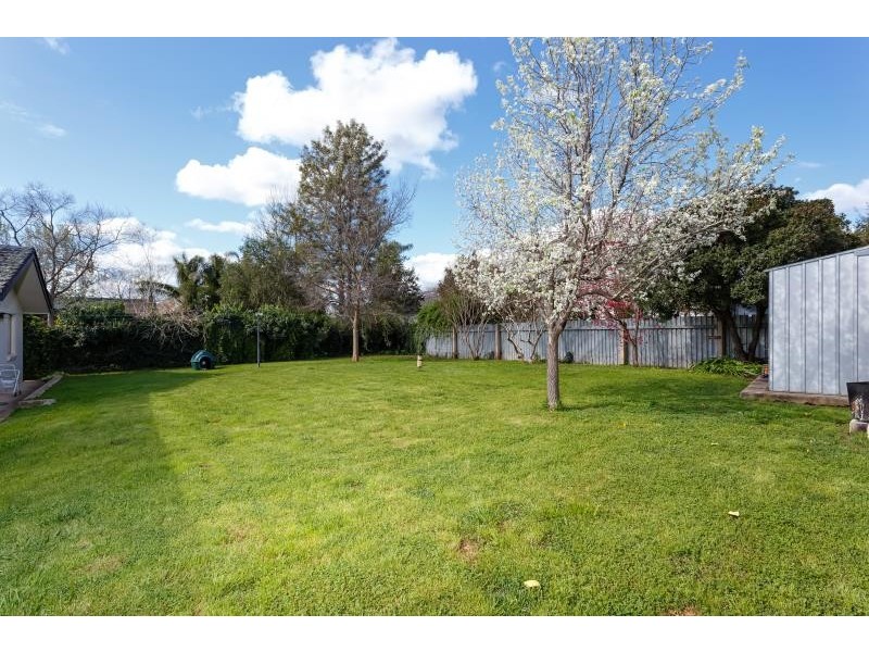 30 Norfolk Avenue, Lake Albert NSW 2650