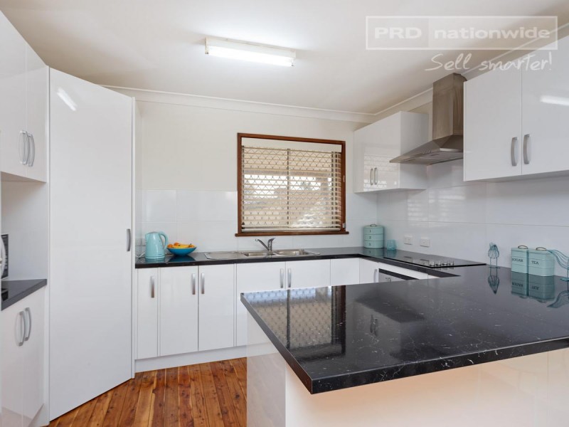 74 Raye Street, Tolland NSW 2650