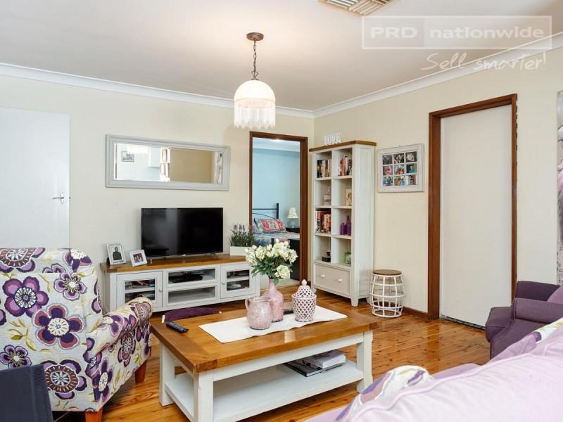 74 Raye Street, Tolland NSW 2650