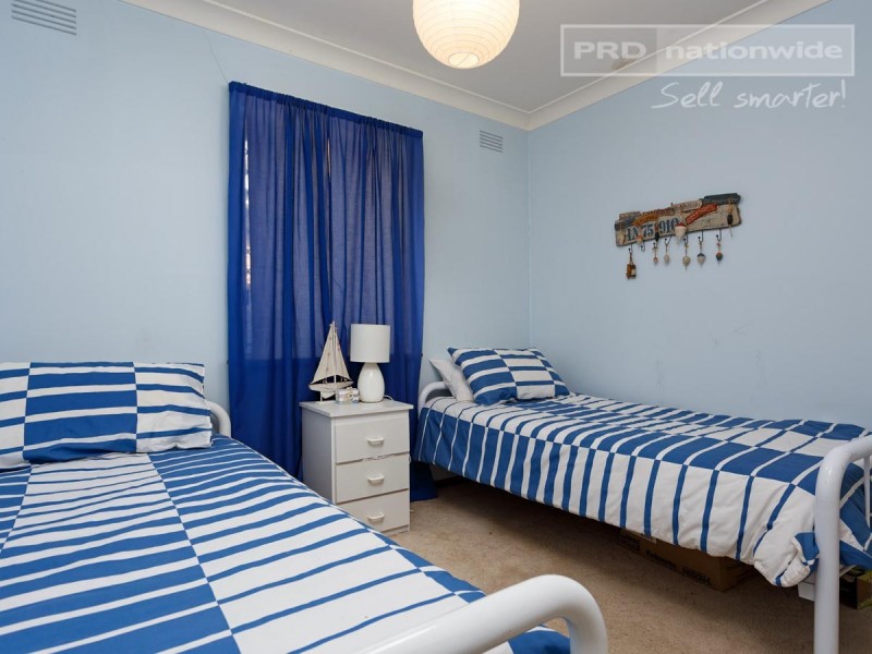74 Raye Street, Tolland NSW 2650