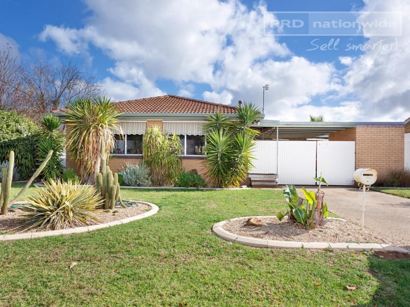 6 Geneva Crescent, Lake Albert NSW 2650
