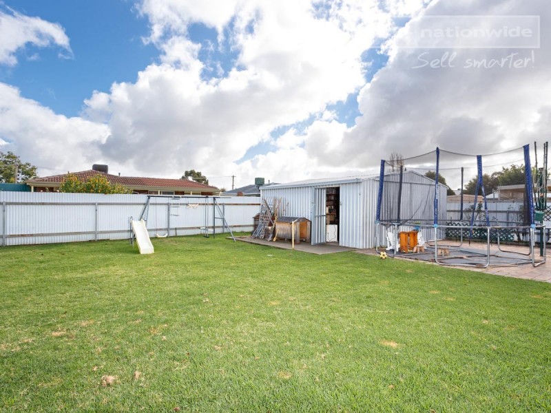 6 Geneva Crescent, Lake Albert NSW 2650