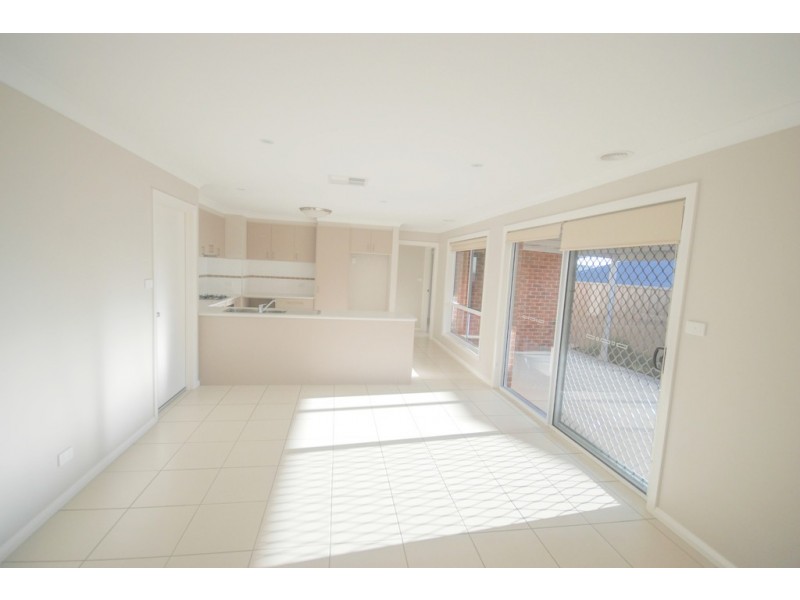 1/8 Osterley Street, Bourkelands NSW 2650