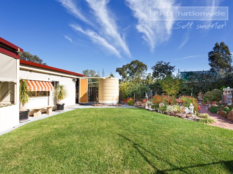 34 Fairbairn Crescent, Kooringal NSW 2650