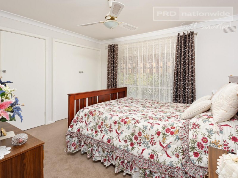 34 Fairbairn Crescent, Kooringal NSW 2650