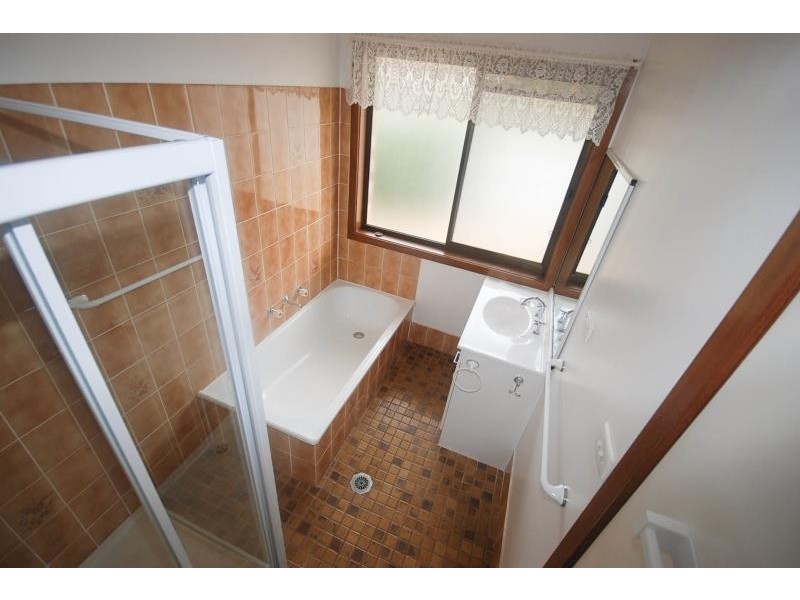 9 Incarnie Crescent, Wagga Wagga NSW 2650