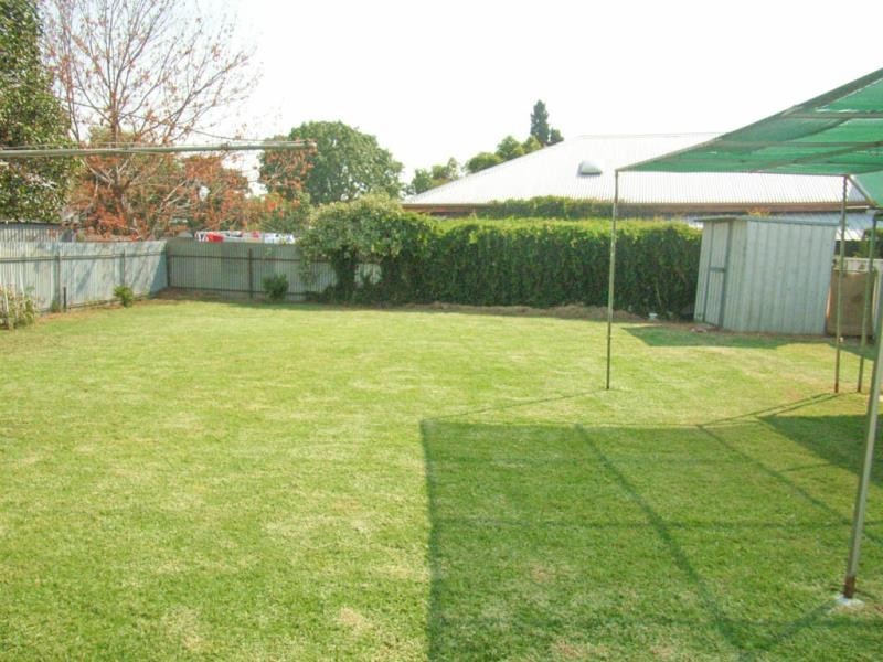 14 Macquarie Street, Mount Austin NSW 2650