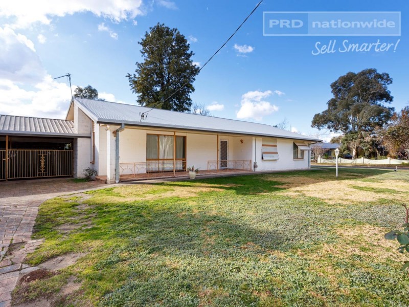 18 Bocquet Street, Lake Albert NSW 2650