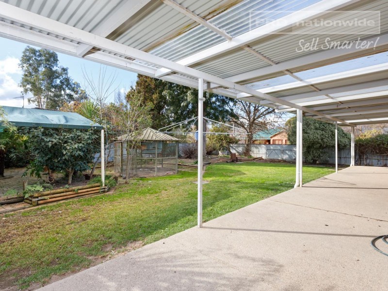 18 Bocquet Street, Lake Albert NSW 2650