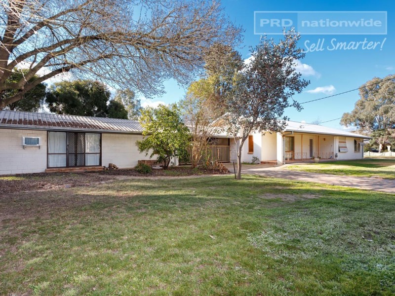 18 Bocquet Street, Lake Albert NSW 2650