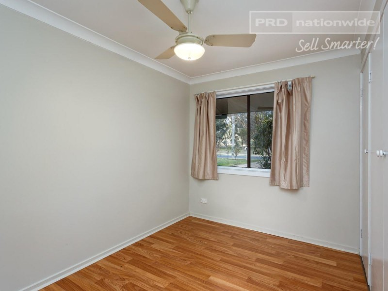 18 Bocquet Street, Lake Albert NSW 2650