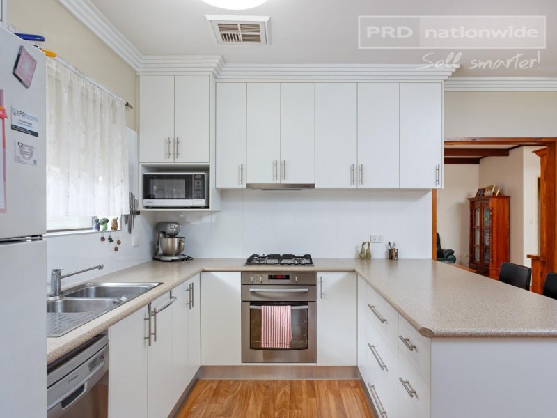 25 Anne Street, Tolland NSW 2650
