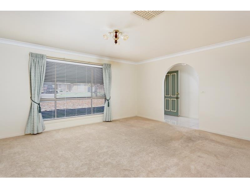 39 Overdale Drive, Bourkelands NSW 2650