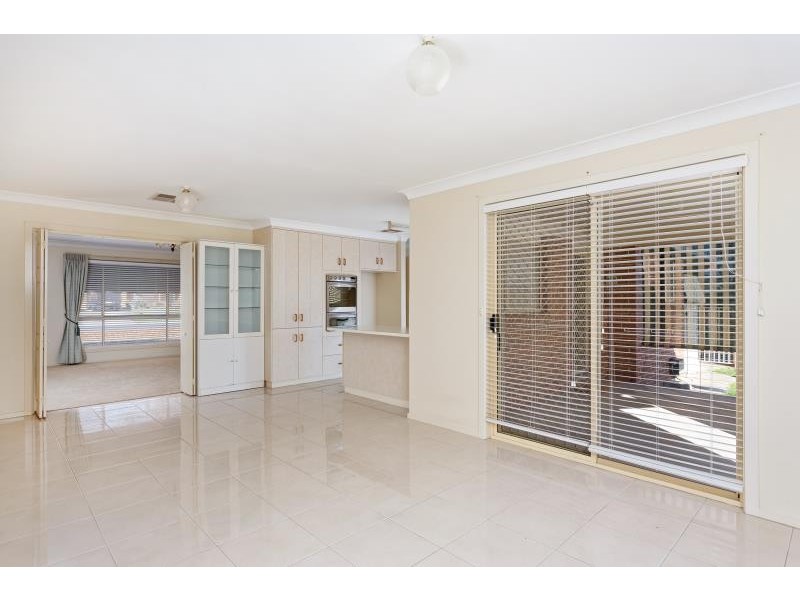 39 Overdale Drive, Bourkelands NSW 2650