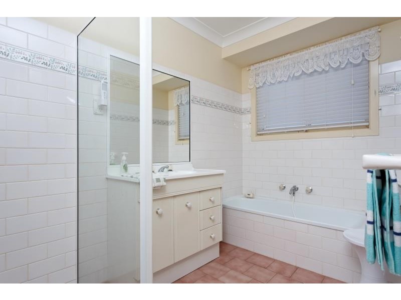 39 Overdale Drive, Bourkelands NSW 2650