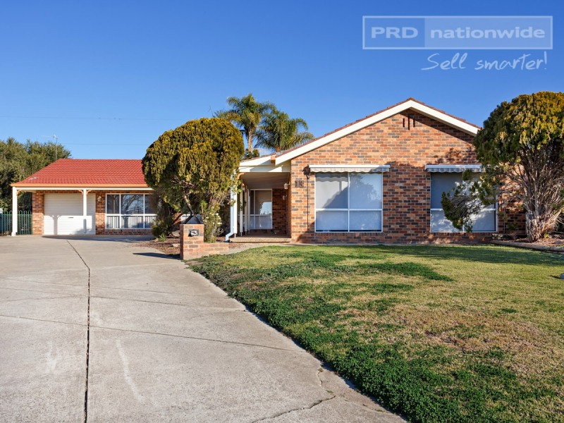 13 Warrambool Crescent, Glenfield Park NSW 2650
