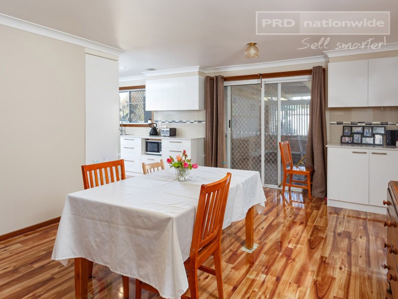 13 Warrambool Crescent, Glenfield Park NSW 2650