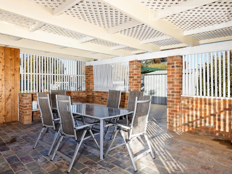 13 Warrambool Crescent, Glenfield Park NSW 2650