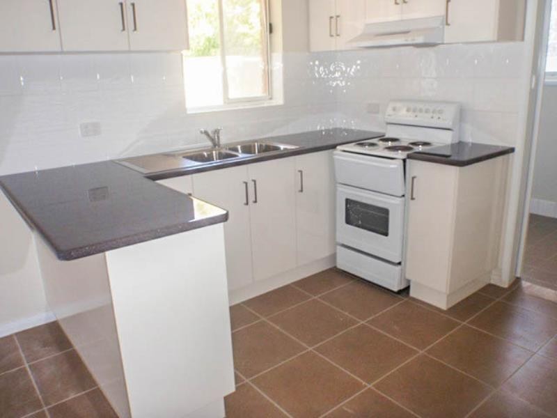 2/13 Wewak Street, Ashmont NSW 2650