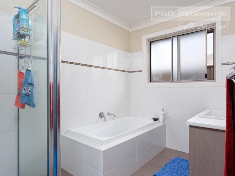 12 Birri Place, Glenfield Park NSW 2650
